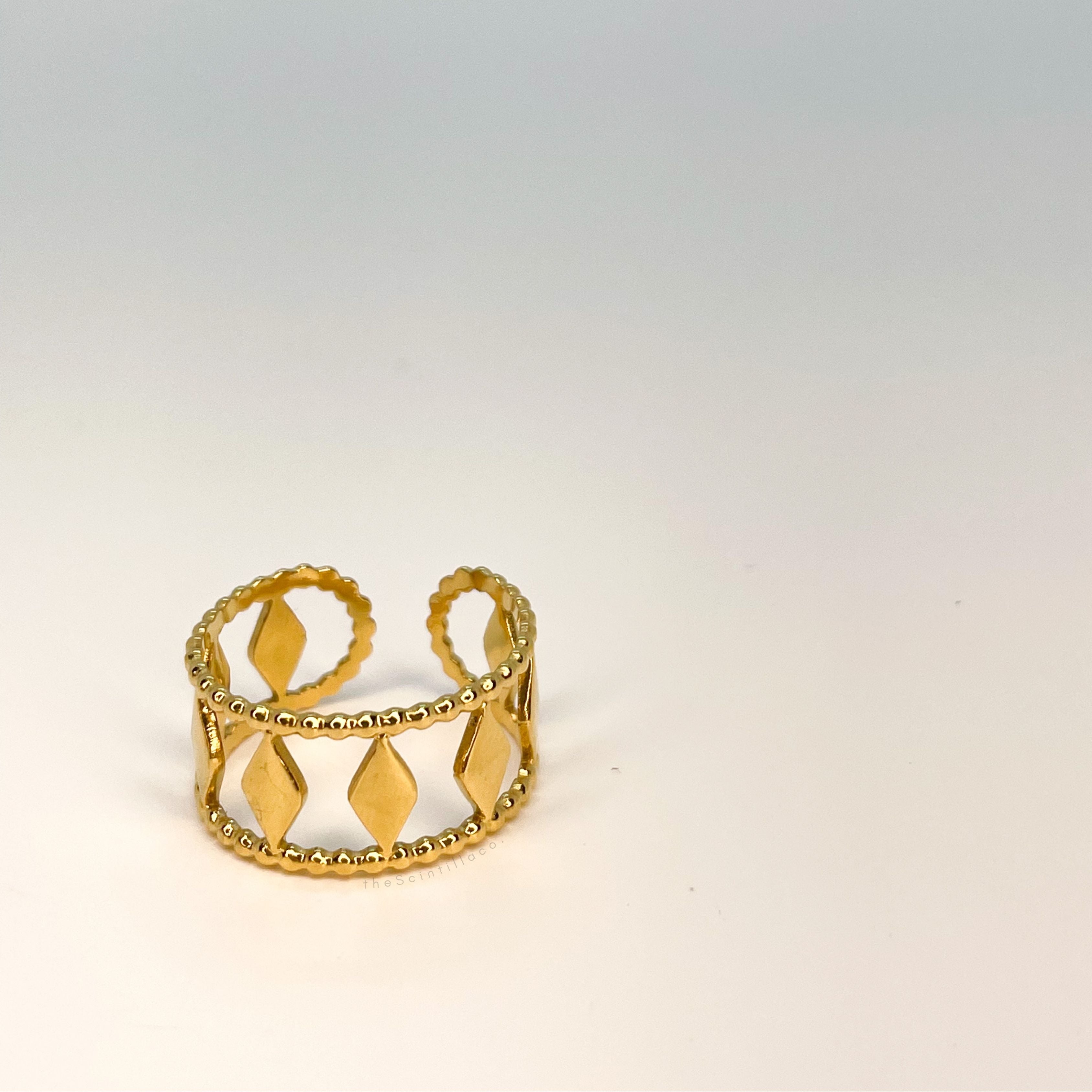 Vega Leaf Adjustable Ring