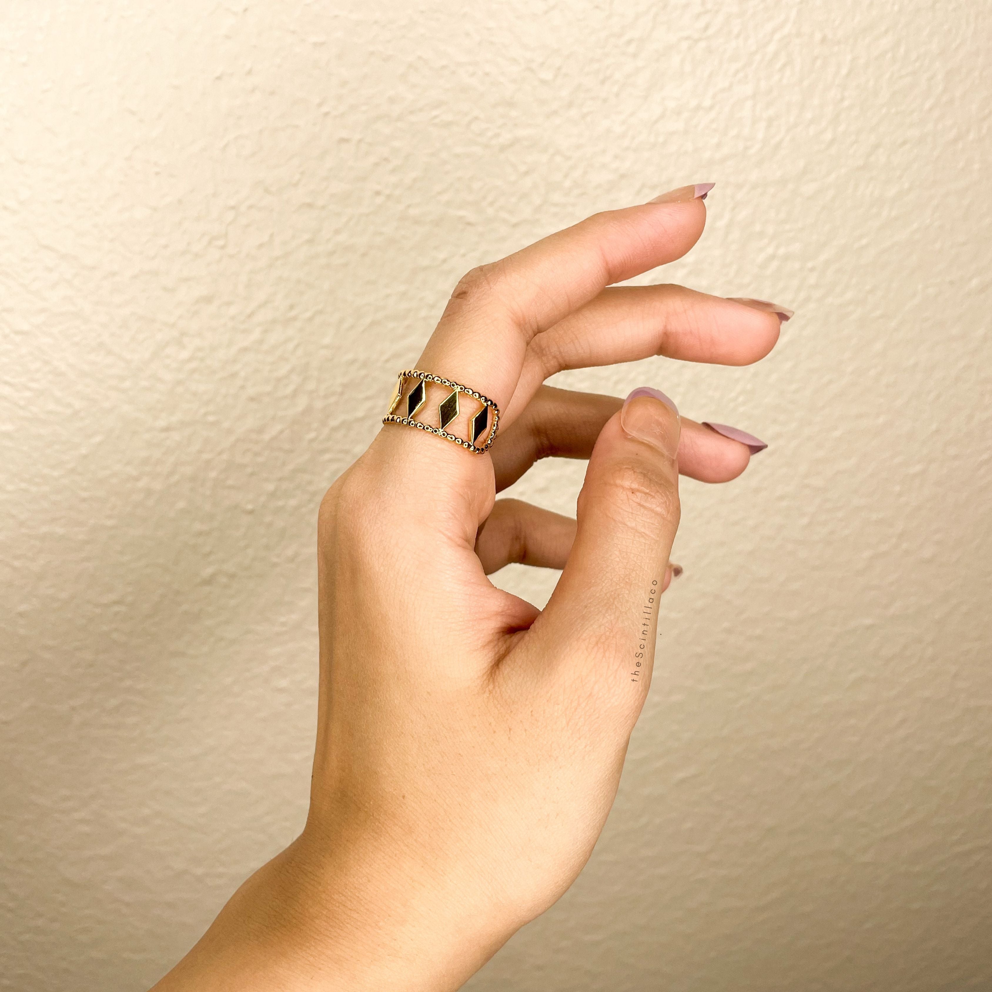 Vega Leaf Adjustable Ring